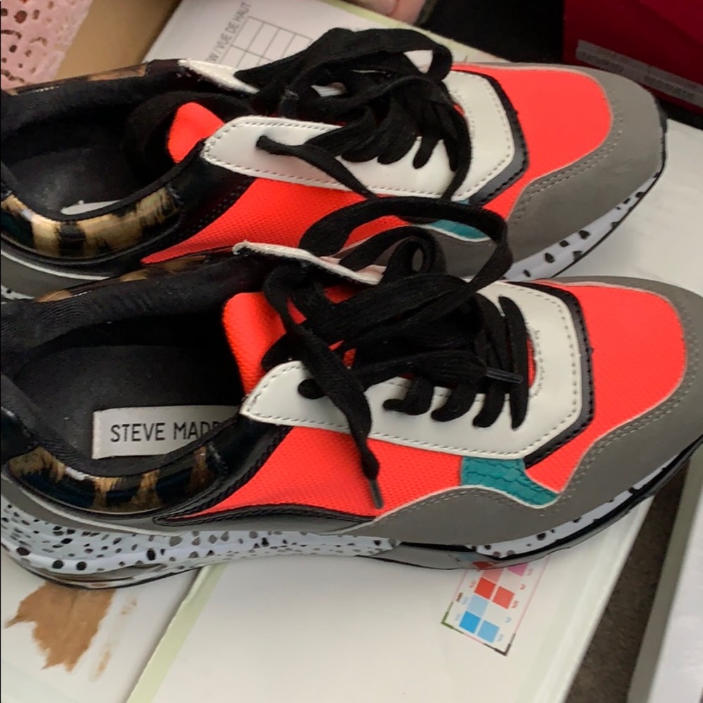 Women sneakers